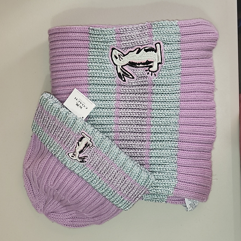 Guess x Selena Gomez Bunny 🐰 Hat and scarf bundle ✨️ Rare.